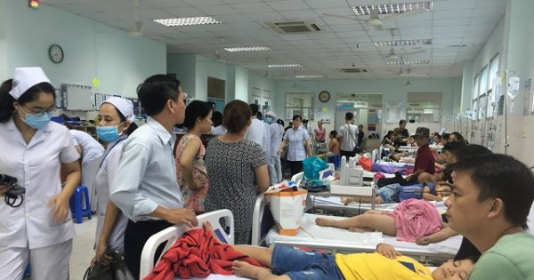 TP Hồ Chí Minh: 30 trẻ em ngộ độc nhập viện do ăn bánh mì