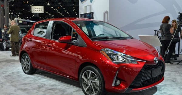 Giá xe ôtô hôm nay 28/10: Toyota Yaris có giá 650 triệu đồng