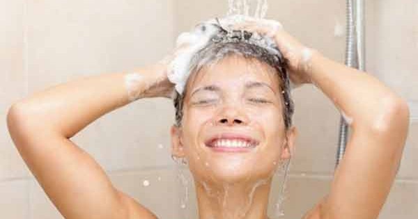 Điều cấm bạn làm khi tắm để không hại sức khỏe