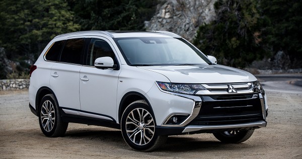 Giá xe ôtô hôm nay 5/11: Mitsubishi Outlander giảm nhẹ