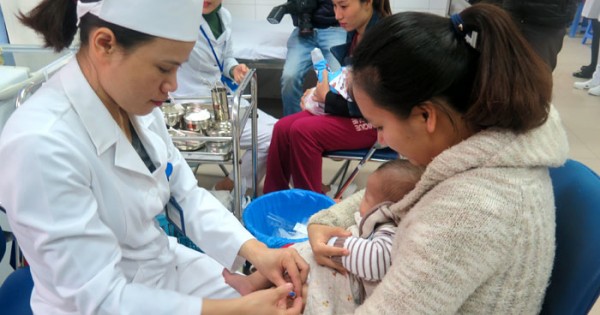 Hà Nội triển khai tiêm bổ sung vaccine sởi - rubella cho trẻ dưới 5 tuổi