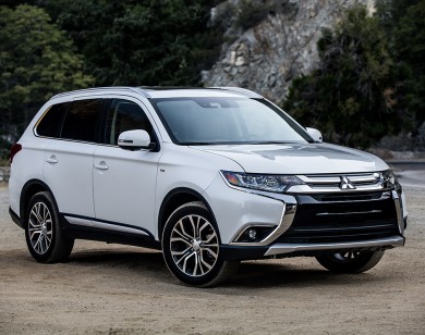 Giá xe ôtô hôm nay 5/11: Mitsubishi Outlander giảm nhẹ