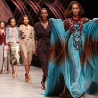 Vietnam International Fashion Week bị loạt người mẫu tố chậm tiền