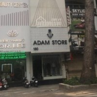 Thẩm mỹ viện Dr. Lee mời khách thực hiện thủ thuật không phép?