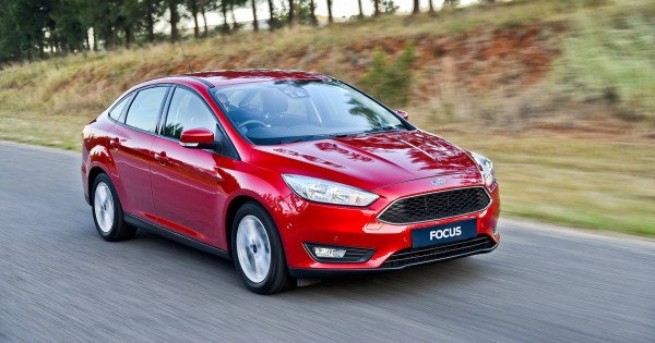 Giá xe ôtô hôm nay 23/11: Ford Focus 2018 có giá 626-770 triệu đồng