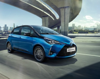 Giá xe ôtô hôm nay 24/11: Toyota Yaris có giá 650 triệu đồng