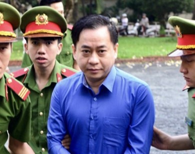 Phan Văn Anh Vũ khai có 3 tên, 2 quốc tịch