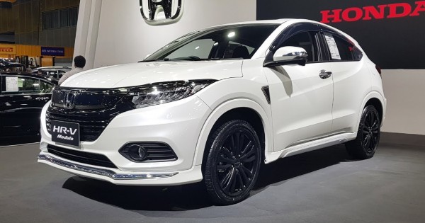 Giá xe ôtô hôm nay 3/12: Honda HR-V 2018 có giá 786-871 triệu đồng