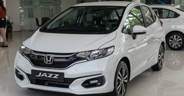 Giá xe ôtô hôm nay 10/12: Honda Jazz có giá 544-624 triệu đồng