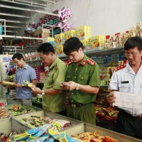 Thành lập 6 đoàn kiểm tra để ngăn chặn thực phẩm bẩn dịp Tết và lễ hội Xuân 2019