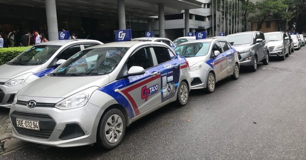 Những cái bắt tay của taxi truyền thống: Cạnh tranh sòng phẳng với Grab