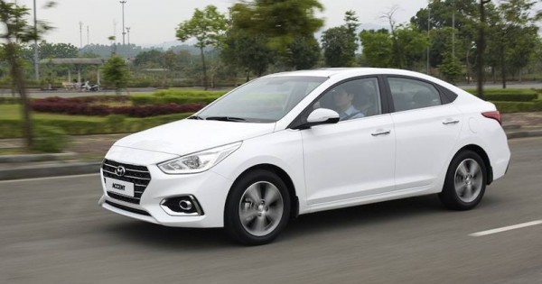 Giá xe ôtô hôm nay 15/12: Hyundai Accent 2018 có giá 425-540 triệu đồng