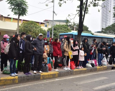 Người dân trở lại Thủ đô trong giá rét cắt da