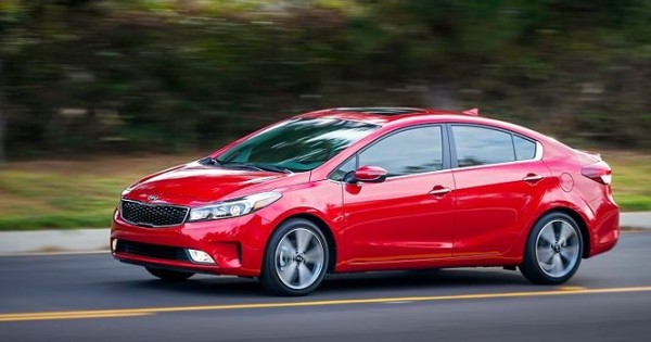 Giá xe ôtô hôm nay 20/1: Kia Cerato có giá 559-675 triệu đồng