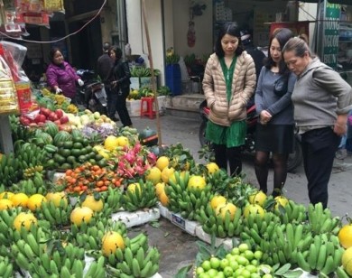 Trái cây bày mâm ngũ quả tăng giá 'chóng mặt'