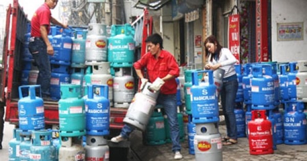 Cận Tết, giá gas tăng mạnh 12.000 đồng/bình 12kg