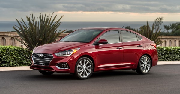 Giá xe ôtô hôm nay 4/2: Hyundai Accent 2019 có giá 425-540 triệu đồng