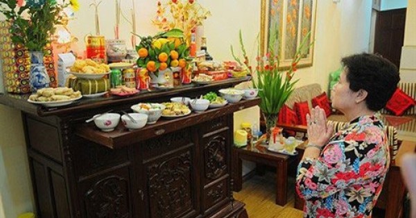 Văn khấn cúng giao thừa ngoài trời và trong nhà Tết Kỷ Hợi 2019