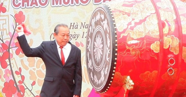 Phó Thủ tướng Trương Hòa Bình đánh trống khai hội ở ngôi chùa lớn nhất thế giới
