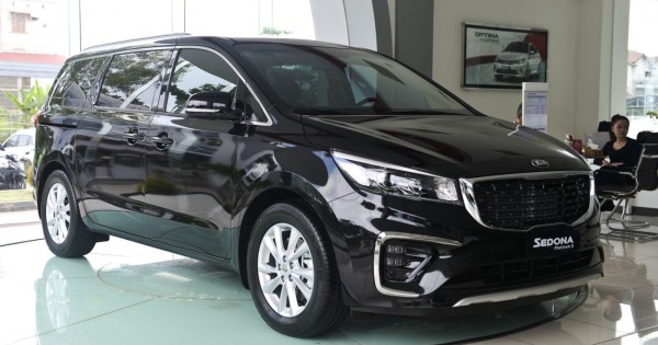 Giá xe ôtô hôm nay 16/2: Kia Sedona có giá 1,129-1,429 tỷ đồng