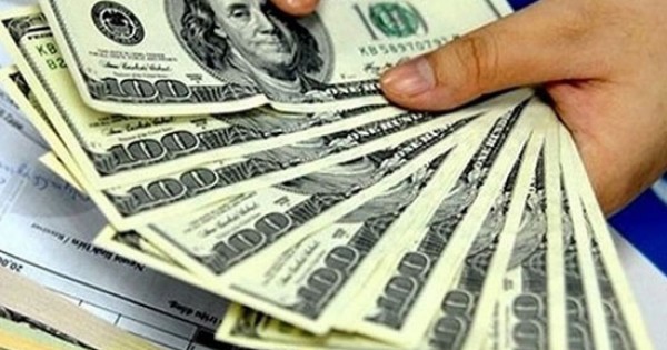 Các ngân hàng thương mại và thị trường tự do tiếp tục tăng giá trao đổi USD