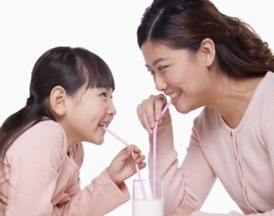 Mẹ “đánh đông dẹp tây” tìm nguồn sữa tươi chuẩn trong mơ cho con