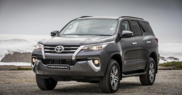 Giá xe ôtô hôm nay 14/3: Toyota Fortuner có giá 1,026 - 1,354 tỷ đồng