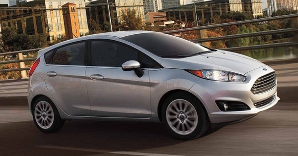 Giá xe ôtô hôm nay 22/3: Ford Fiesta giảm 50 triệu đồng