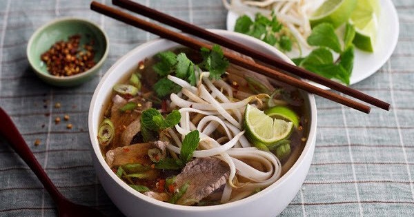 Cách nấu phở bò thơm ngon, bổ dưỡng ngay tại nhà