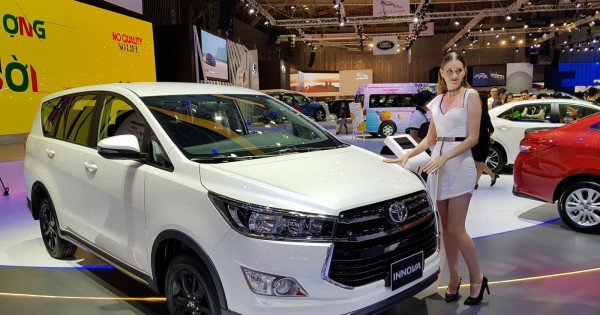 Giá xe ôtô hôm nay 15/4: Toyota Innova có giá 771-971 triệu đồng