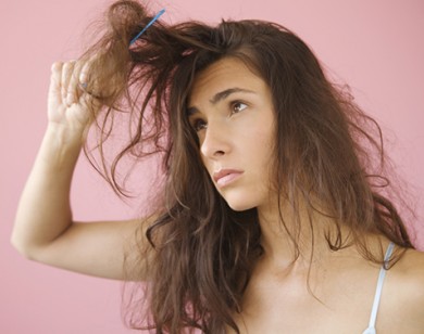 4 sai lầm khi gội đầu khiến tóc ngày càng hư tổn