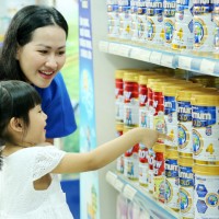 Vinamilk đứng đầu ở cả sữa nước và sữa bột trẻ em tại Việt Nam