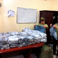Bắt giữ số lượng lớn quần áo giả mạo các nhãn hiệu thời trang nổi tiếng
