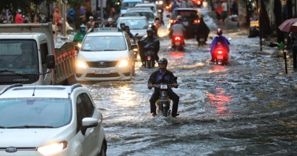 TP Hồ Chí Minh: Mưa đầu mùa, vì sao nhiều khu vực đã ngập nặng?