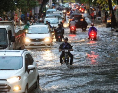 TP Hồ Chí Minh: Mưa đầu mùa, vì sao nhiều khu vực đã ngập nặng?