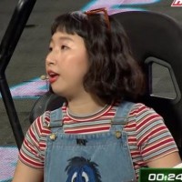 Fanpage chơi chữ tố 'Nhanh chư chớp' đạo câu hỏi không xin phép