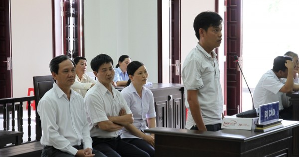 Vụ “Không gây thiệt hại vẫn bị truy tố ở Tây Ninh”: Bắt giam các bị cáo tại tòa!