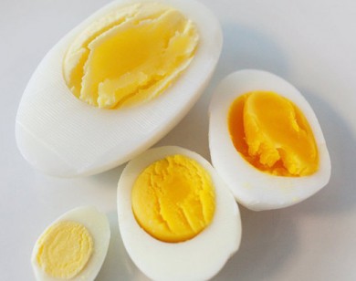 Những người cần hạn chế ăn trứng