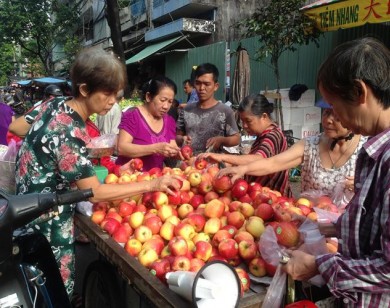 Cẩn trọng với táo "Mỹ" giá rẻ bày bán tràn lan ở Sài Gòn