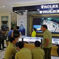 Phát hiện lô hàng giả nhãn hiệu nổi tiếng trị giá gần 100 tỷ trong trung tâm mua sắm