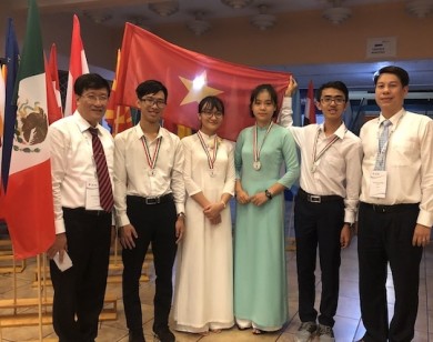 Cả 4 học sinh Việt Nam dự thi đều đoạt huy chương Olympic Sinh học quốc tế năm 2019