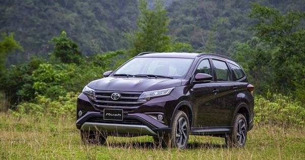 Triệu hồi 1.600 xe Toyota Rush lỗi điều khiển túi khí