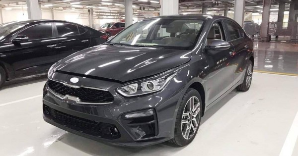 Giá xe ôtô hôm nay 30/7: Kia Cerato có giá 559-675 triệu đồng