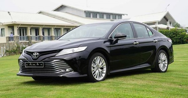 Giá xe ôtô hôm nay 6/8: Toyota Camry có giá 1,029-1,235 tỷ đồng