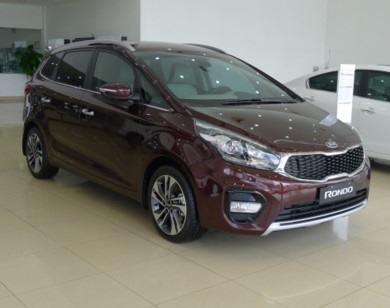 Giá xe ôtô hôm nay 7/8: Kia Rondo có giá 585-669 triệu đồng