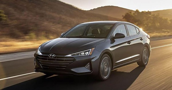 Giá xe ôtô hôm nay 15/8: Hyundai Elantra dao động từ 580 - 769 triệu đồng