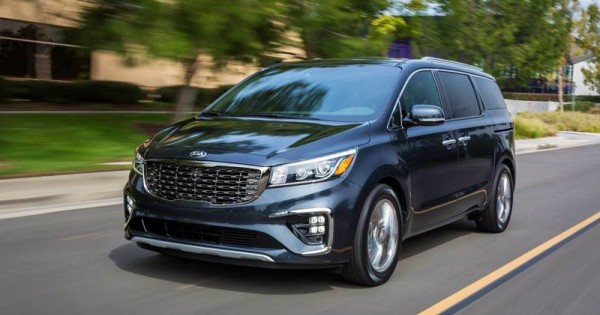 Giá xe ôtô hôm nay 23/8: Kia Sedona giảm 60 triệu đồng