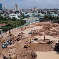 Doanh nghiệp bất động sản “tay không bắt giặc”, rủi ro bỏ mặc khách hàng