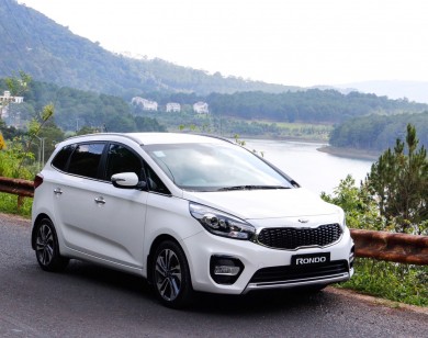 Giá xe ôtô hôm nay 7/9: Kia Rondo giảm 16 triệu đồng