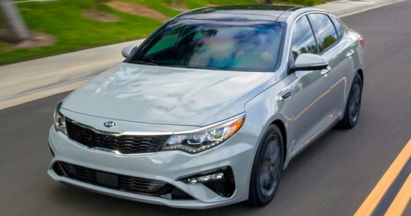 Giá xe ôtô hôm nay 14/9: Kia Optima giảm mạnh